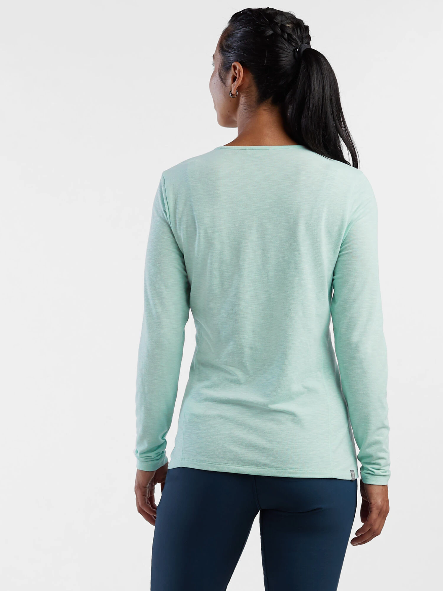 Henerala 2.0 Long Sleeve Tee - Solid 7 Henerala 2.0 Long Sleeve Tee - Solid - Image 5