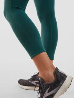 Mad Dash Lite Reversible Crop Tights - Perforated 19 Mad Dash Lite Reversible Crop Tights - Perforated -Rab store 530964 07