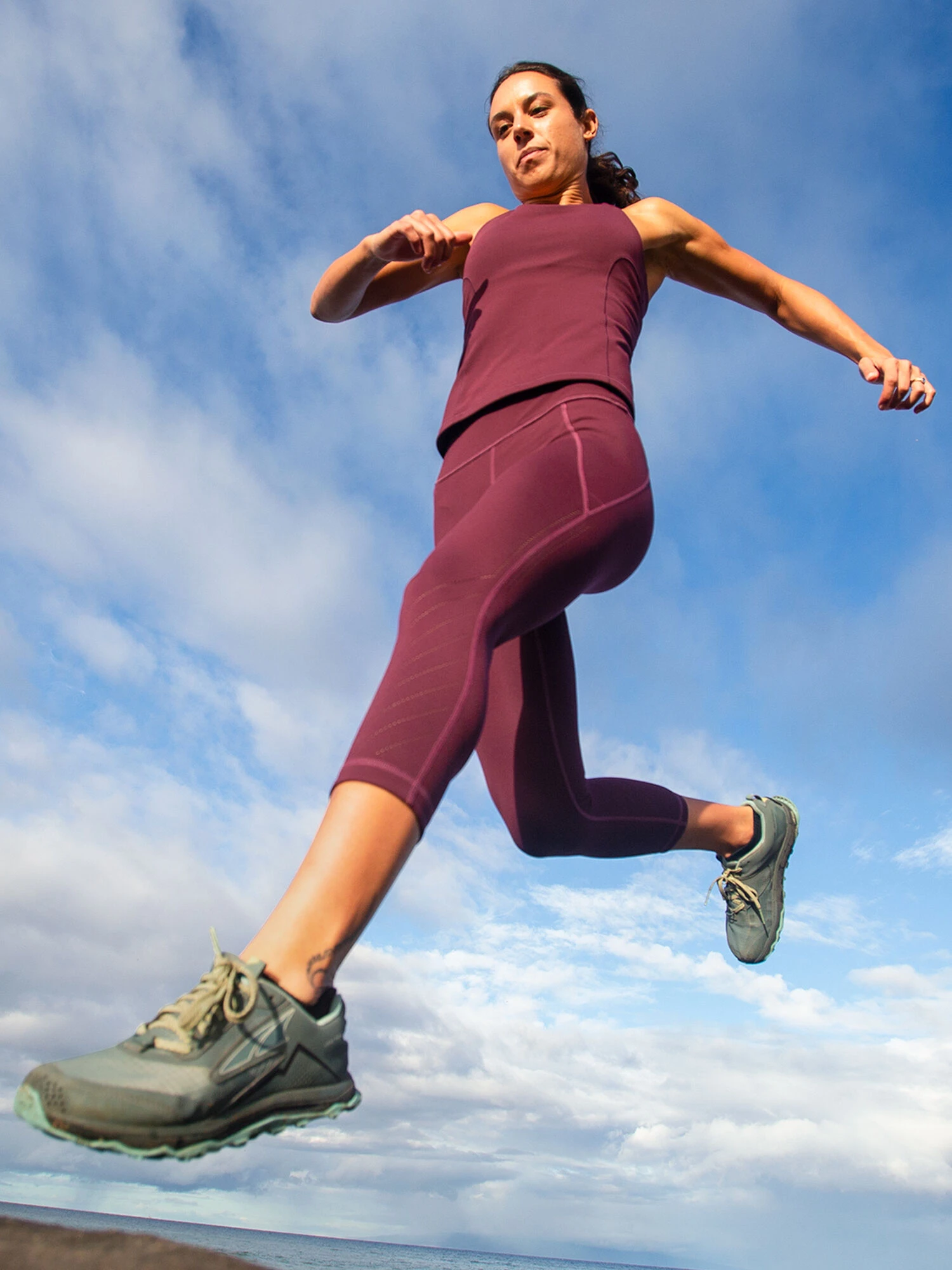 Mad Dash Lite Reversible Crop Tights - Perforated 3 Mad Dash Lite Reversible Crop Tights - Perforated