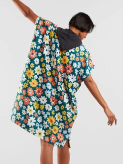 Nomadix PrivaSea Poncho - Spring Flowers 13 Nomadix PrivaSea Poncho - Spring Flowers -Rab store 716620 05